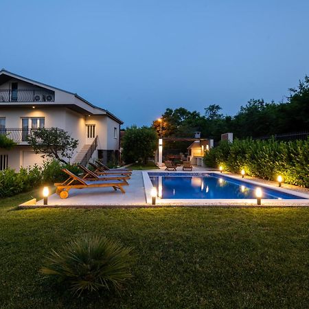 Villa Latica Dicmo Kültér fotó