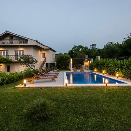 Villa Latica Dicmo Kültér fotó