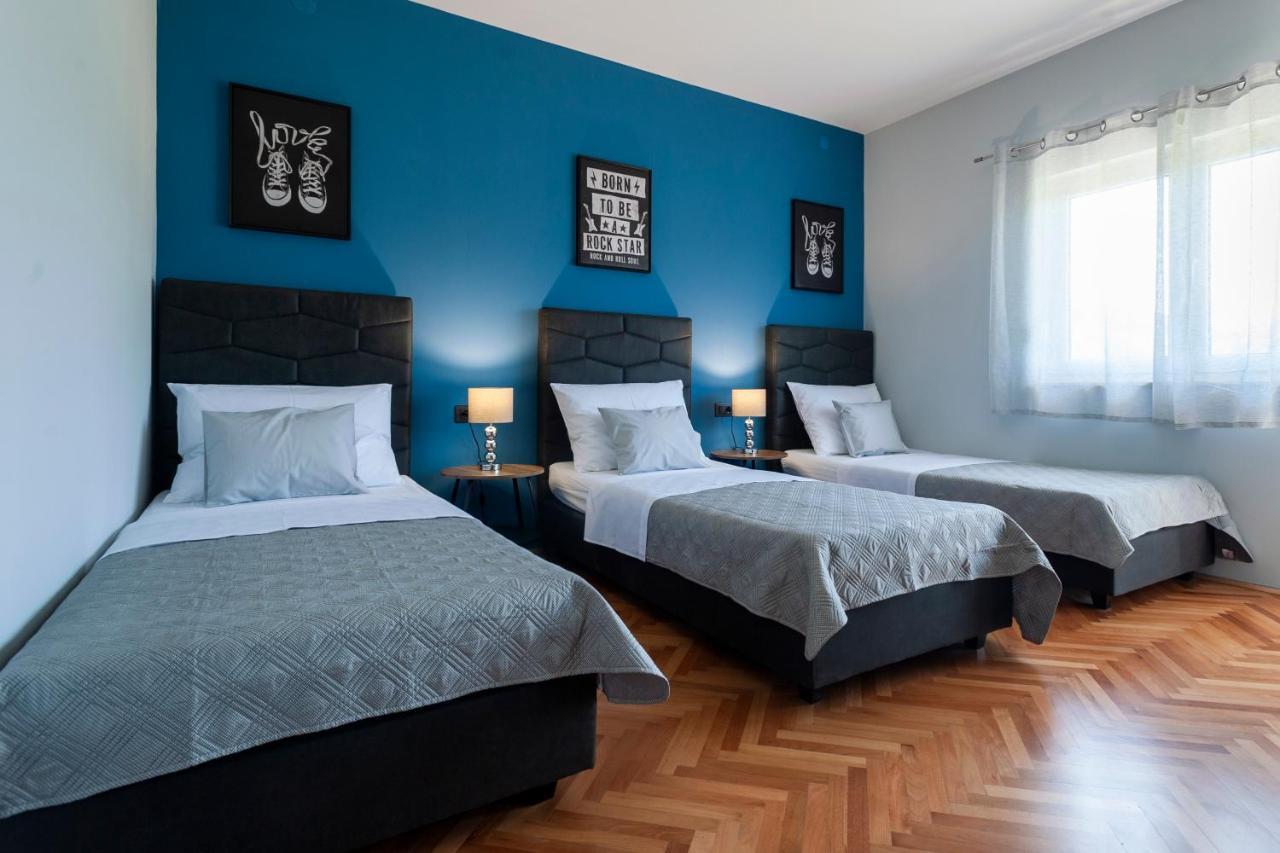 Villa Latica Dicmo Kültér fotó
