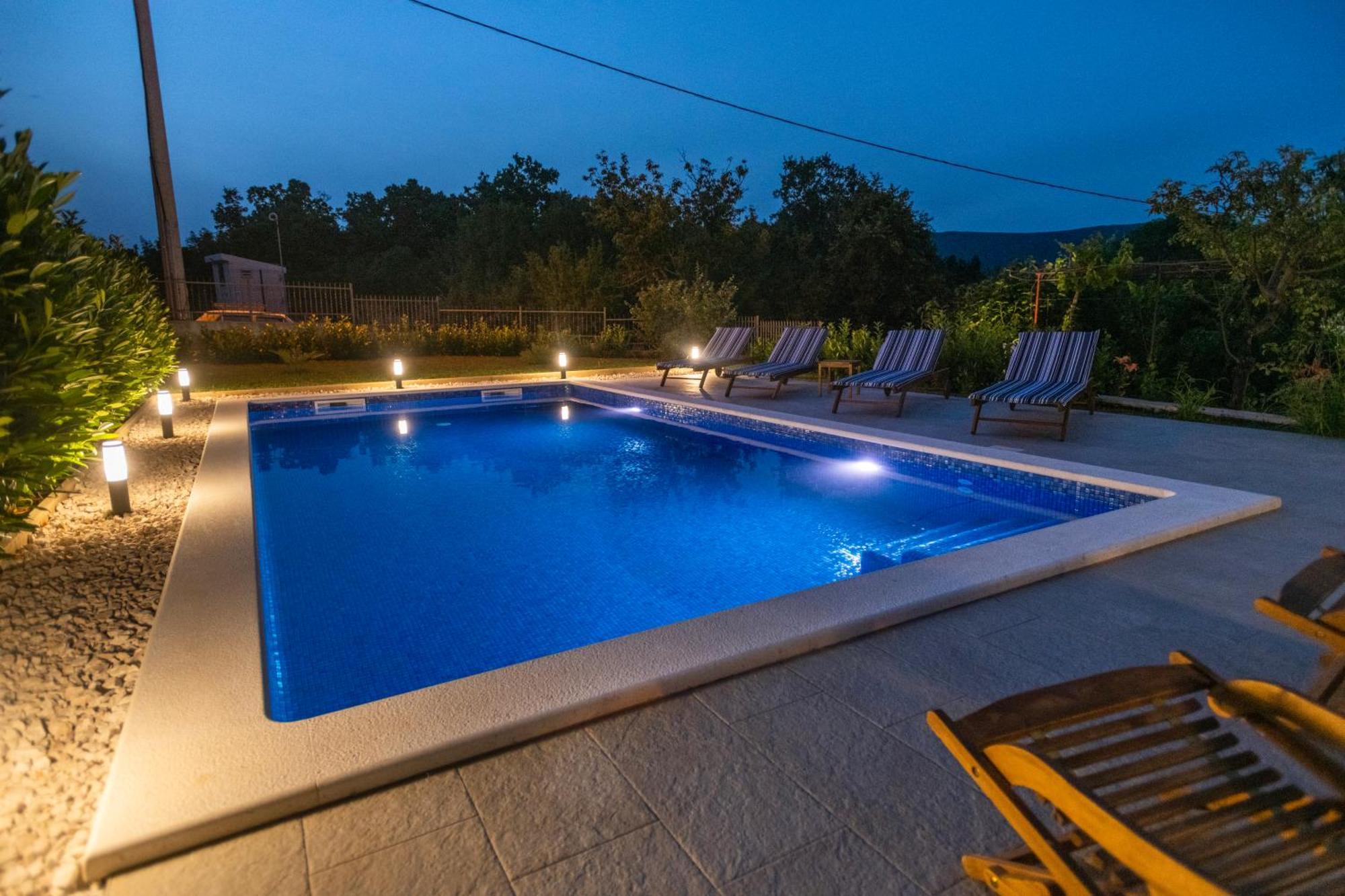 Villa Latica Dicmo Kültér fotó
