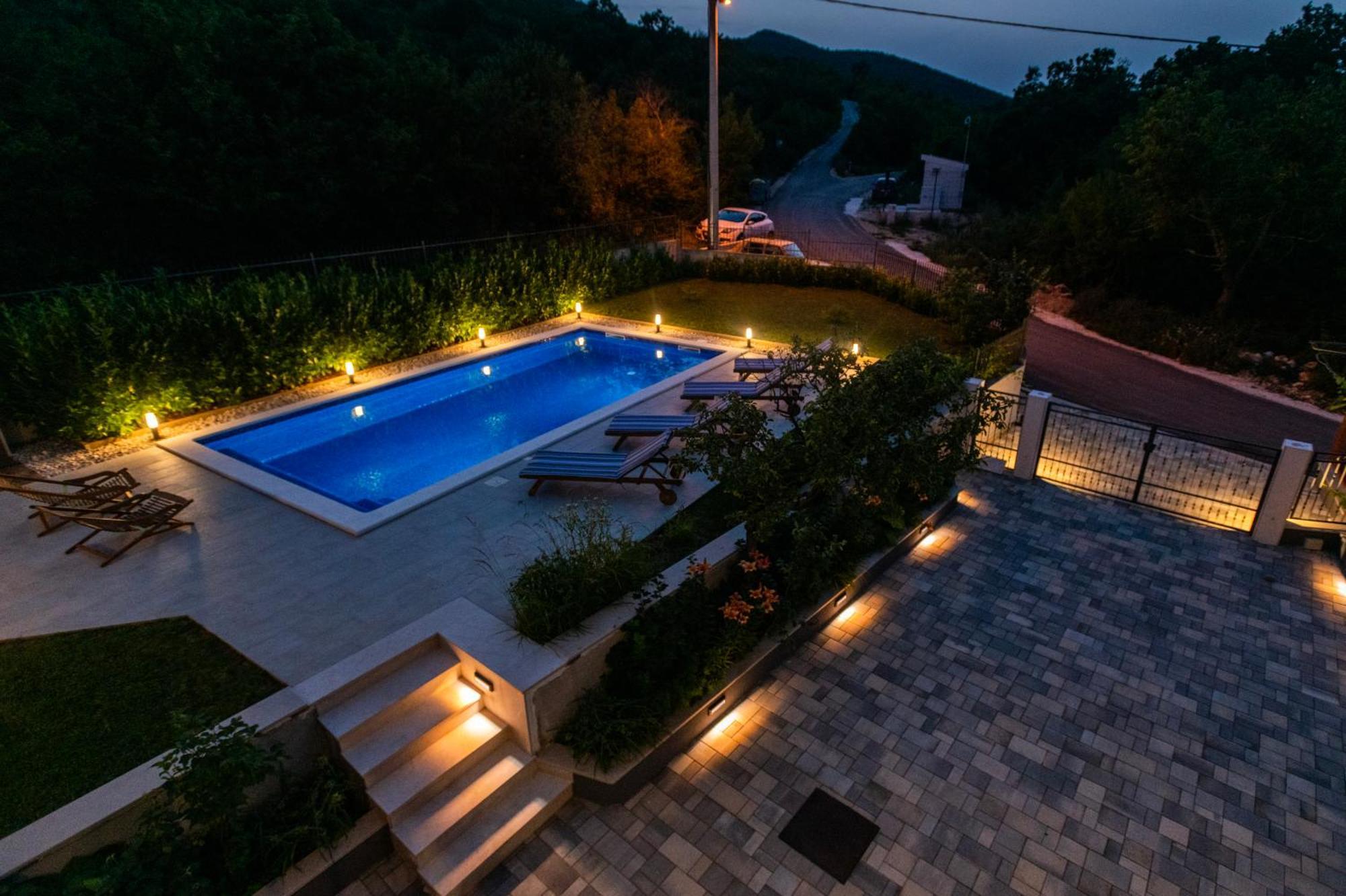 Villa Latica Dicmo Kültér fotó