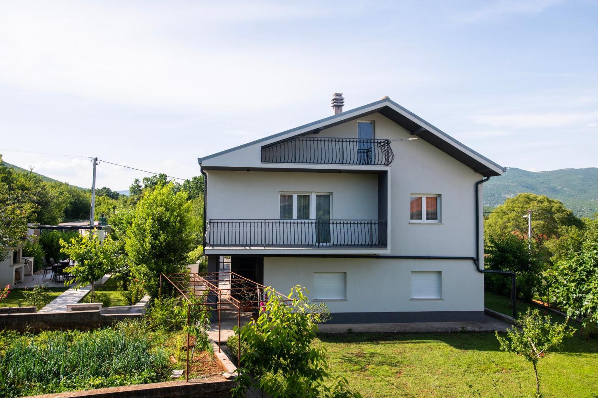 Villa Latica Dicmo Kültér fotó