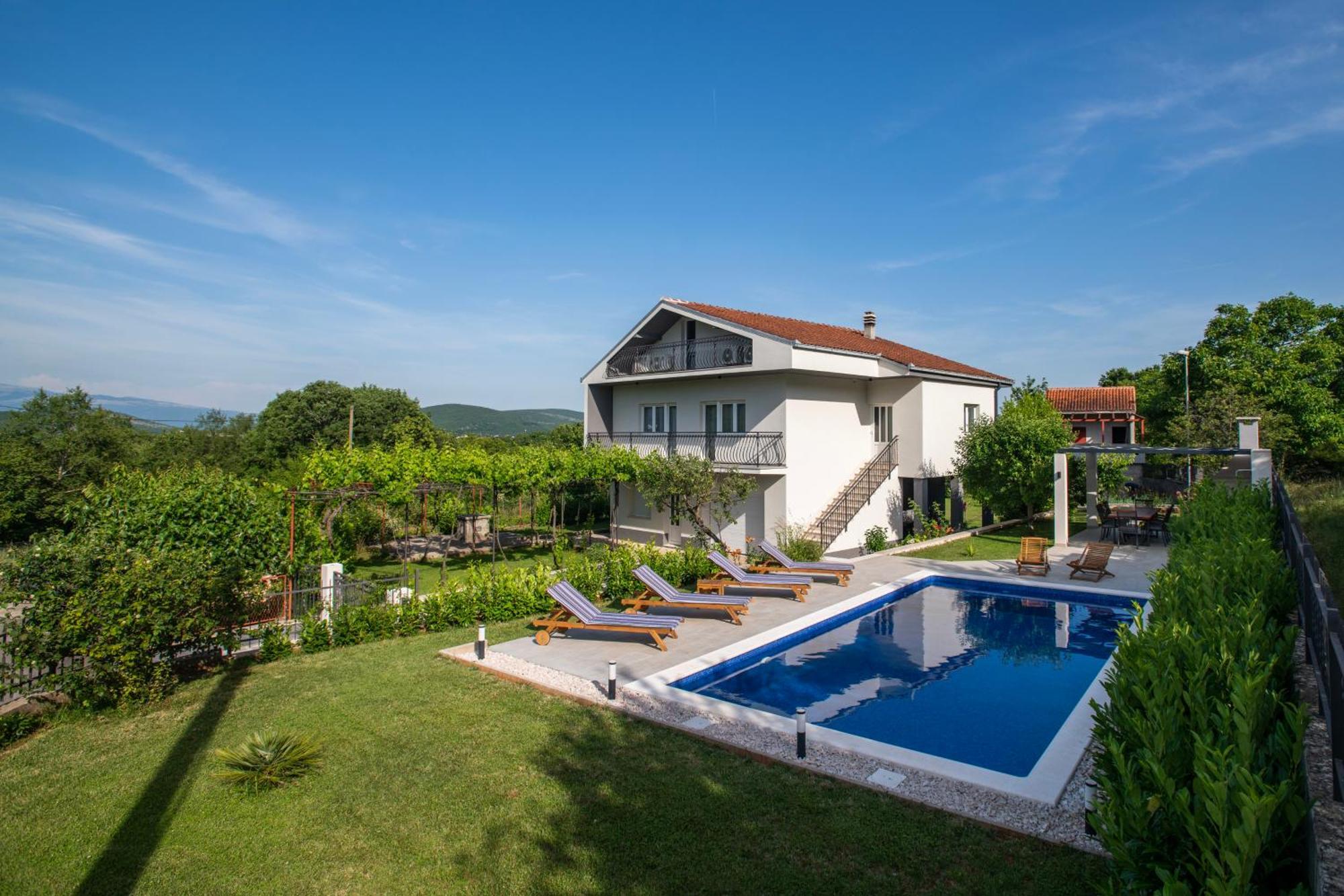 Villa Latica Dicmo Kültér fotó