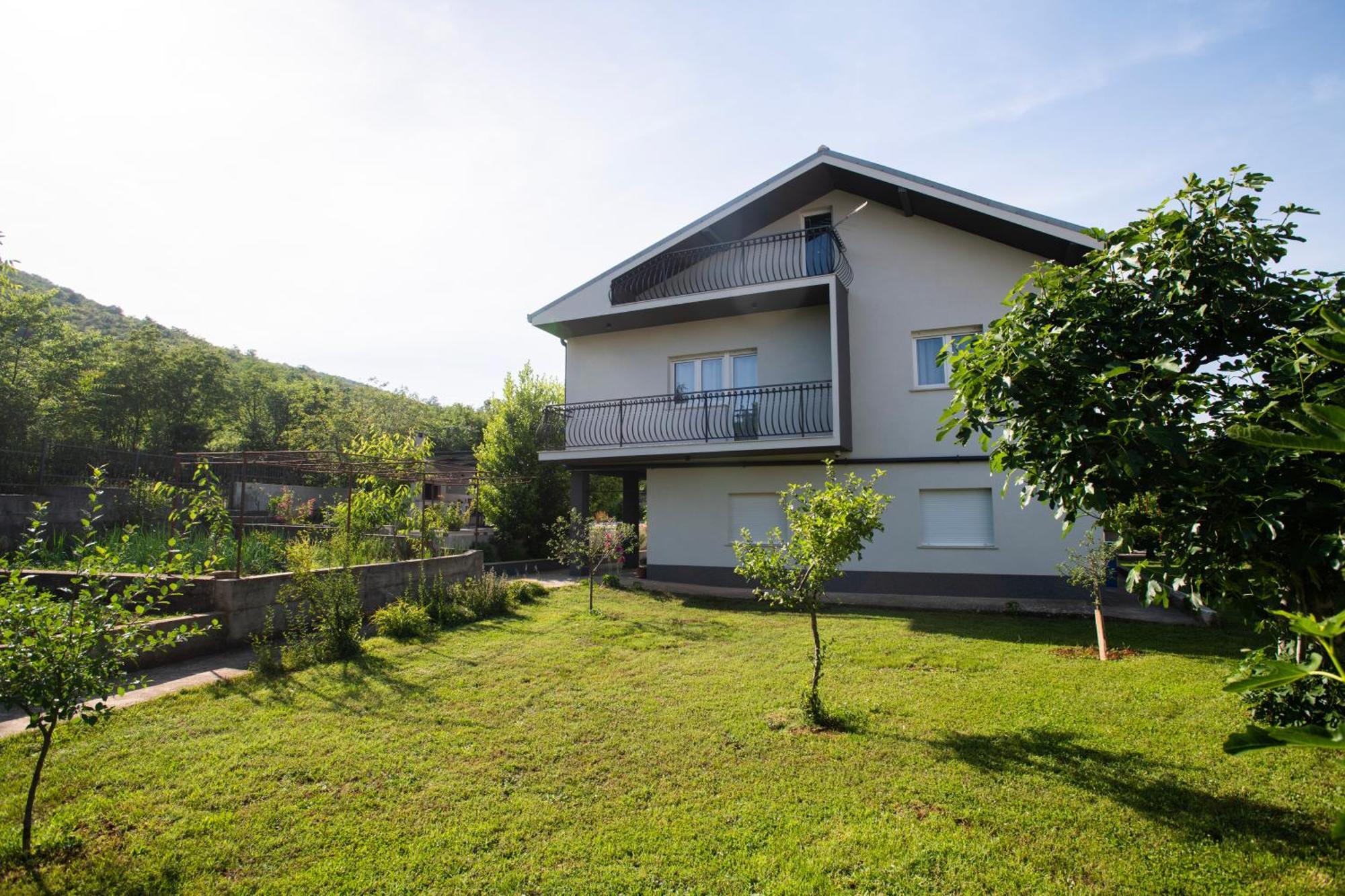 Villa Latica Dicmo Kültér fotó
