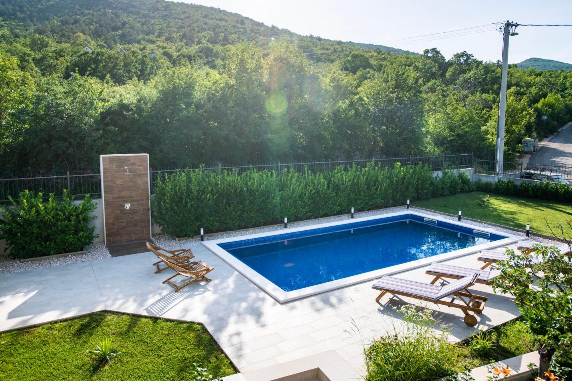 Villa Latica Dicmo Kültér fotó