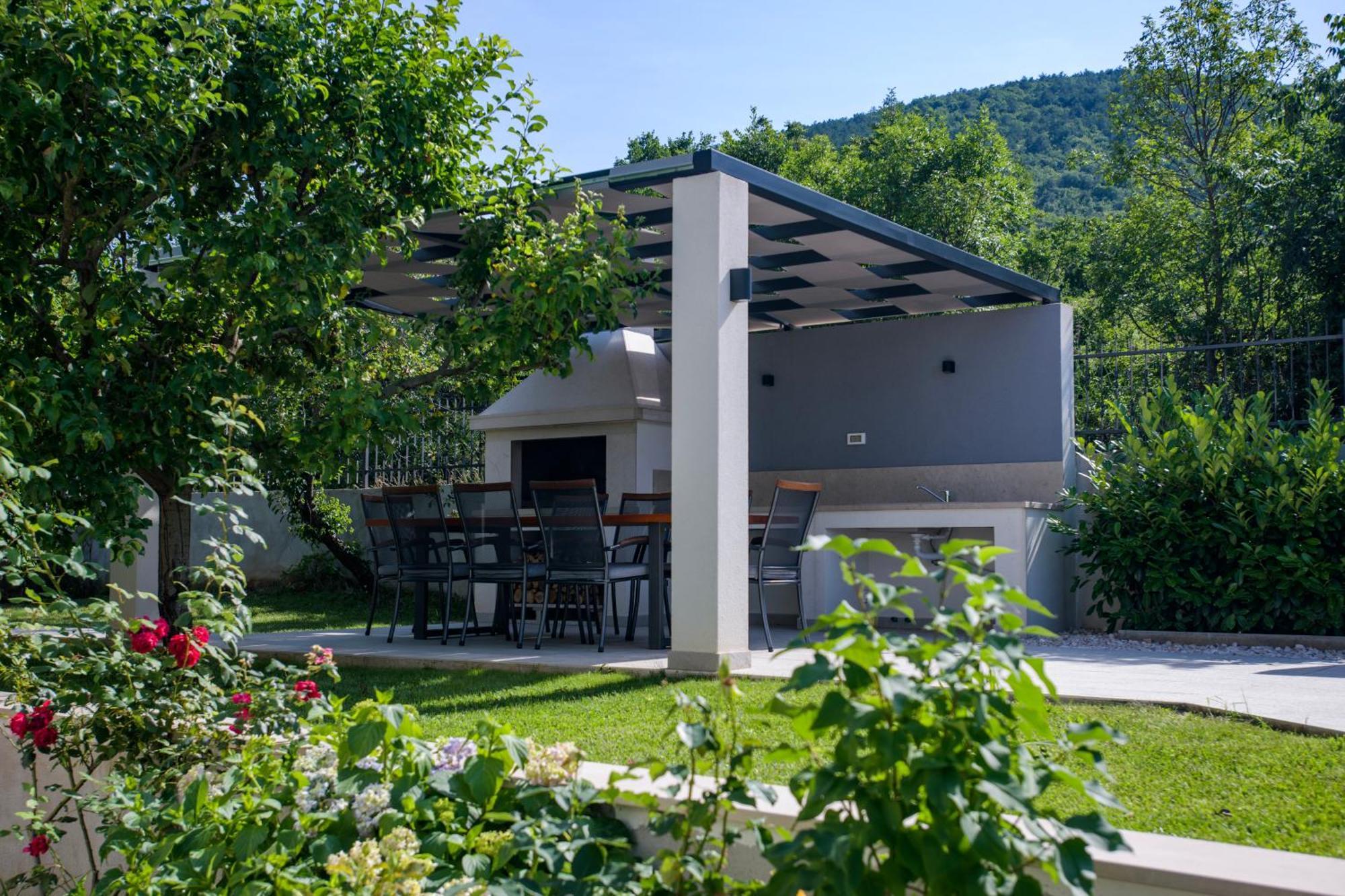 Villa Latica Dicmo Kültér fotó