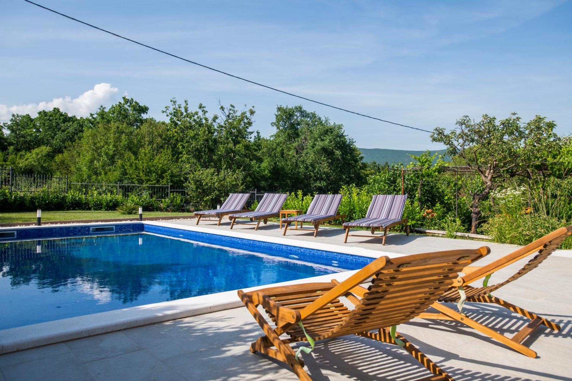 Villa Latica Dicmo Kültér fotó